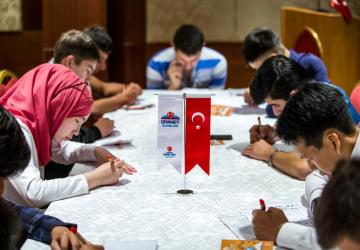 تختلف الشروط والمعايير للتسجيل والقبول من منحة تركية لأخرى