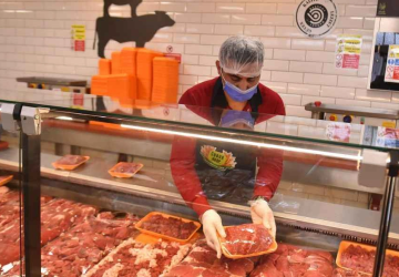 تعد اللحوم جزءاً رئيسياً من النظام الغذائي ولها دور مهم في المطبخ التركي لمختلف الأطباق