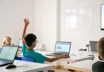 يعد تعلم التركية للأطفال من أهم ما يساعد على تكيف أبناء المهاجرين العرب والسوريين