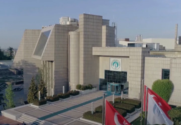 البورصة هي سوق مالية يتم فيها تداول الأسهم والسندات والأوراق المالية الأخرى بين المستثمرين