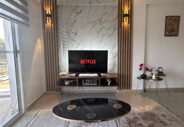 منذ الإعلان عن عرض فاماغوستا على نتفليكس، واجه المسلسل انتقادات لاذعة