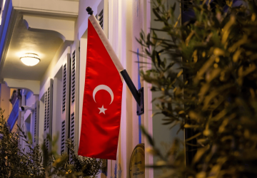 الحاصلون على الجنسية التركية يترتب عليهم العديد من الحقوق والالتزامات