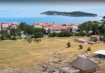 تُعد ألاتشاتي واحدة من أبرز المناطق السياحية وتقع غرب ساحل بحر إيجة