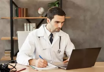 يعتبر الالتحاق بكلية الطب حلماً يراود العديد من الطلاب في تركيا