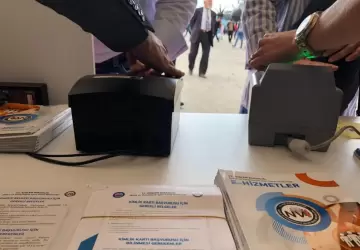 يتساءل العديد من العرب والسوريين في تركيا عن آلية تغيير الاسم