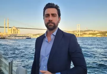 قصة فنان تركي تشاغلار أرطغرل Çağlar Ertuğrul