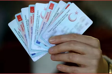 يحتاج الأجنبي المقيم في تركيا لبطاقة الإقامة في جميع معاملاته الرسمية