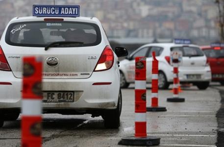 رخصة القيادة في تركيا باتت مهمة بالنسبة للأجانب