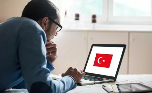 اللغة التركية كأي لغة أخرى في العالم تحتاج وقتا وجهدا وإصرارا كبيرا على تعلمها