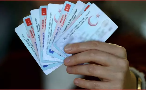 يحتاج الأجنبي المقيم في تركيا لبطاقة الإقامة في جميع معاملاته الرسمية
