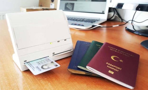 يحق للحكومة سحب الجنسية التركية من الأشخاص الأجانب المجنسين في إطار القوانين التي نص عليها الدستور