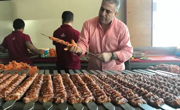 تحظى تركيا بشهرة عالمية بتميزها في أطباق الكباب التركي الشهية