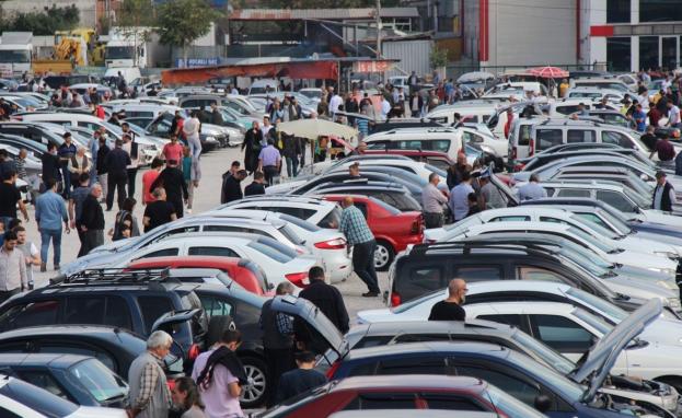 جانب من أحد أسواق السيارات في تركيا