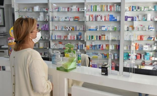 توفر بعض التطبيقات إمكانية معرفة أماكن ومواعيد الصيدليات المناوبة في تركيا