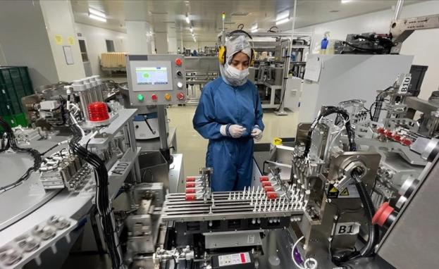 صورة من داخل أحد معامل صناعة الأدوية التركية / ولاية قونيا