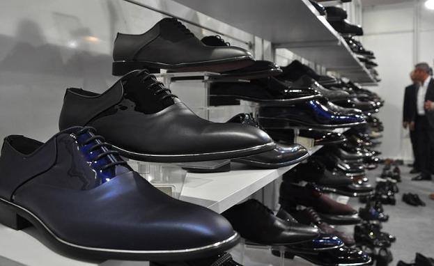 صورة توضيحية لأحد معارض الأحذية في تركيا