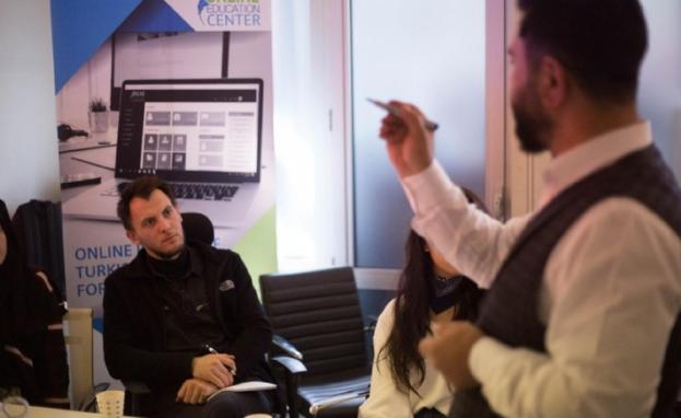 تعود أصول اللغة التركية إلى عائلة اللغات ألتائية التي تندرج تحتها العديد من اللغات