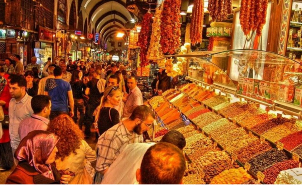 من داخل السوق المصري الشهير في إسطنبول