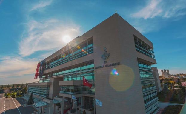 حقوق وواجبات كفلها الدستور لحملة الجنسية التركية