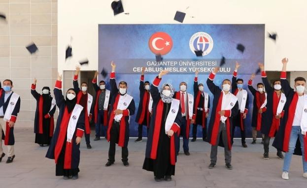 افتتحت العديد من الجامعات التركية شمالي سوريا