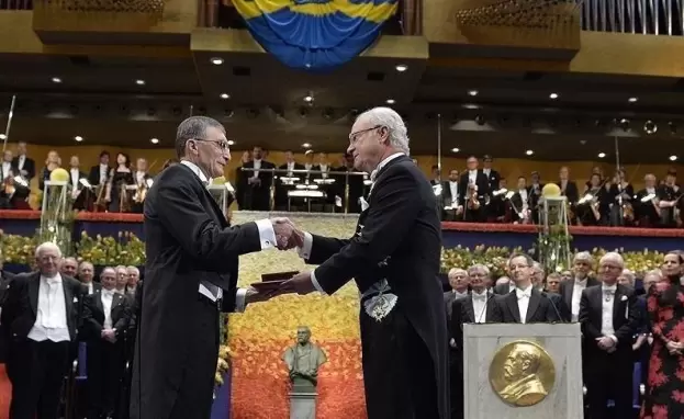 العالم التركي عزيز سنجار يتسلم جائزة نوبل في الكيمياء