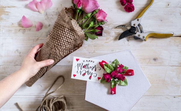 رسائل عيد الأم باللغة التركية