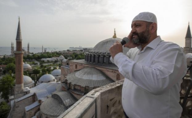 لكل أذان في تركيا مقام موسيقي خاص