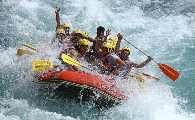 اخترنا لكم فيه هذا التقرير أفضل أماكن ممارسة التجديف في تركيا