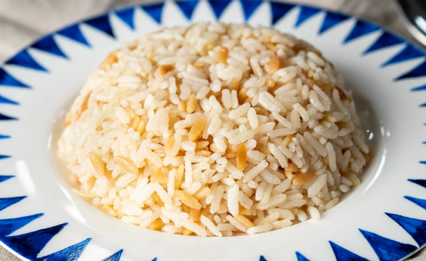 تتميز وصفات الأرز التركي بمذاق خاص ويظهر عليها لمعان الزيت والزبدة والذي يضاف بشكل ملحوظ على أطباقهم