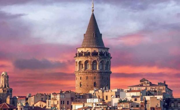10 من أشهر مقاهي ومطاعم قريبة من برج غلطة