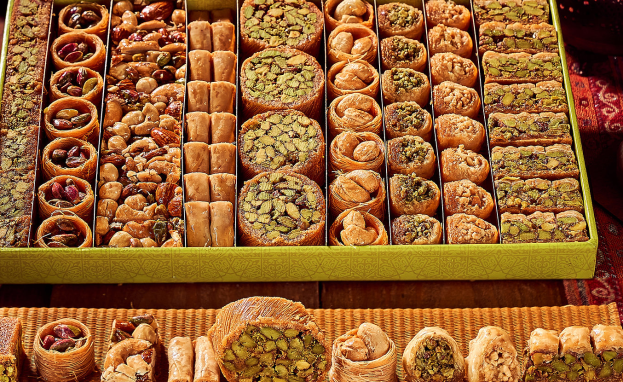 تتميز الأسواق في مختلف الولايات التركية بتنوع المحال فيها ومنها محال الحلويات العربية في غازي عنتاب