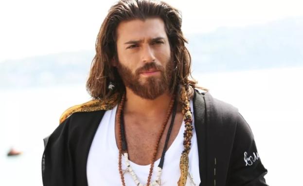 هناك الكثير من الممثلين الأتراك الذين أصبح لهم اسما معروفا في تركيا والوطن العربي والعالم