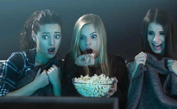 هناك كثير من أفلام الرعب التركية التي لن تستطيعوا أن تفارقوها بسهولة بسبب إثارتها وفضولكم لمعرفة النهاية