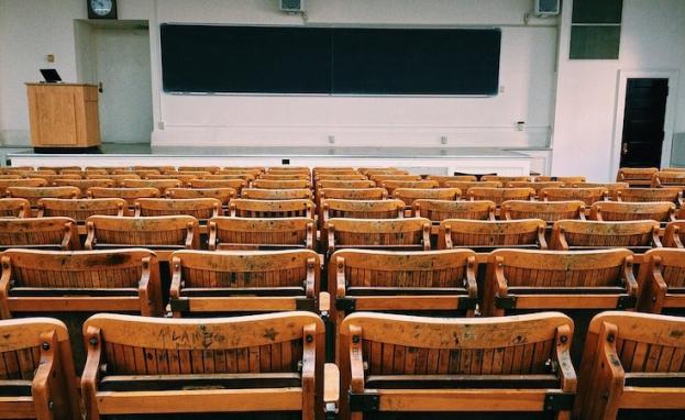 يعاني الكثير من الطلاب العرب والسوريين ضمن الجامعات التركية من غلاء الدراسة الجامعية في تركيا 2023