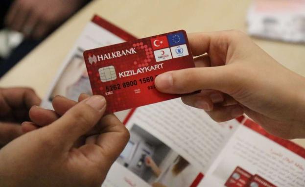 تكمن الحاجة إلى إعادة تفعيل كرت الهلال الأحمر لبعض الفئات بشكل متزايد في ظل المصاعب الاقتصادية التي تواجهها فئات واسعة من العرب والسوريين