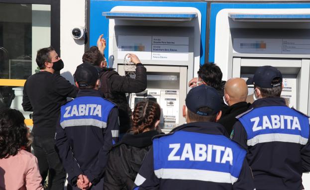 تم توثيق حالات عديدة لسرقة مبالغ مالية مختلفة من حسابات السوريين والأتراك