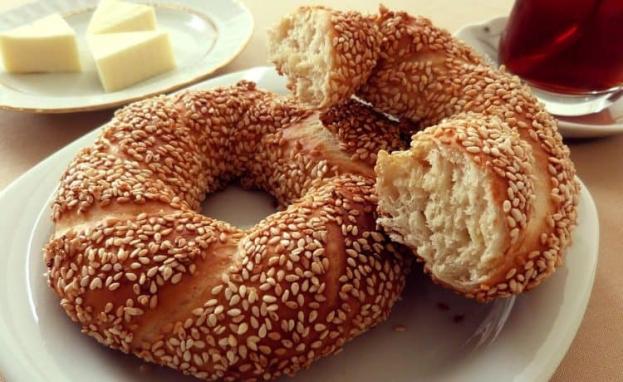 أكلات شعبية تركية تتصدر قائمة الطلبات في مختلف مطاعم تركيا نظرًا لمذاقها الفريد