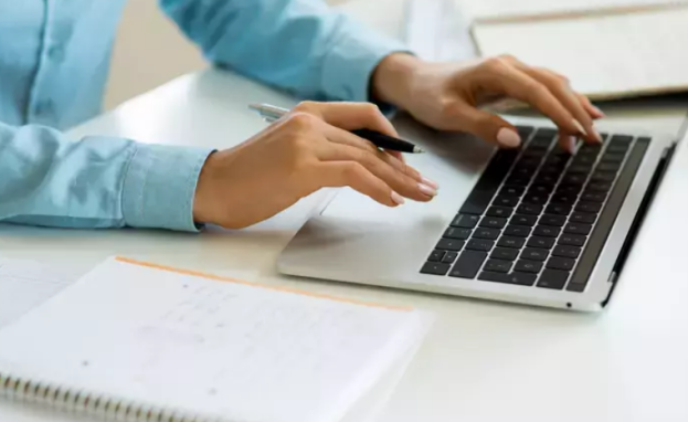 يتيح النظام التعليمي التركي وفي دول أخرى حول العالم، إمكانية ارتياد جامعة ثانية في تركيا