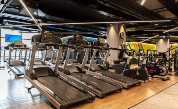 نوادي رياضية للنساء في اسطنبول تُحرز زيارات عديدة من قبل السيدات لممارسة التمارين اتلرياضية في وقت فراغهنّ