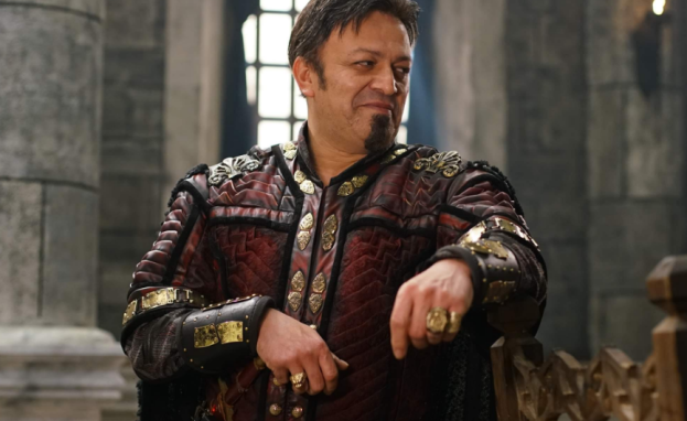 استطاع Serhat Kılıç بتمثيله الاحترافي وبأسلوبه المميز وموهبته الفنية الفذة ربط اسمه بالعديد من الشخصيات الشهيرة