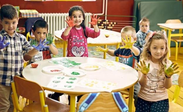 يتعلم الطفل المهارات الأساسية والضرورية لحياته في مرحلة رياض الأطفال في تركيا