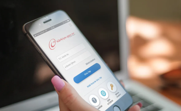 تعد الشؤون الخدمية أكثر ما يهم المواطن العربي والمجنس في تركيا وكافة أنحاء العالم