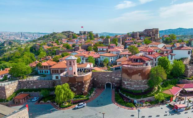 يفيد تعلم اللغة التركية العرب والأجانب على التعرف على كل ما يرتبط بالثقافة التركية