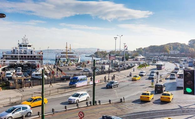 وبشكل عام، تعتبر مصطلحات المواصلات باللغة التركية أمرًا أساسيًا لتحسين تجربة الحياة اليومية