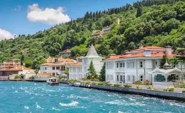 تتميز الأماكن التاريخية في بيوكادا بأصالتها وتنوعها مما يجعلها وجهة سياحية مميزة