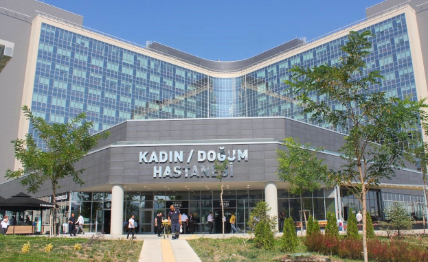تُعدّ المستشفيات التركية وجهة مثالية للنساء اللواتي يبحثن عن ولادة آمنة ومريحة