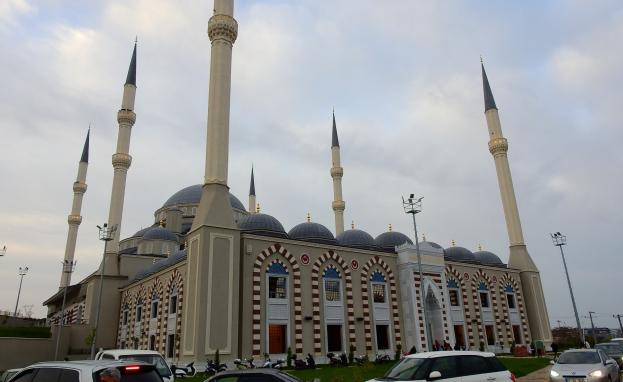 العيد من أهم الأعياد الدينية في العالم الإسلامي وفي تركيا