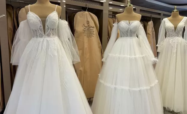 مما يميز بدلات العرائس في تركيا أنها ذات تنوع من حيث التصاميم والأساليب