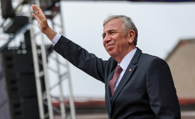 حقق حزب الشعب الجمهوري المعارض تفوقاً على حزب العدالة والتنمية للمرة الأولى منذ تأسيس الأخير