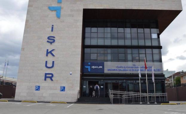 تقدم إيش كور دورات مهنية تشمل العرب والسوريين المقيمين في تركيا